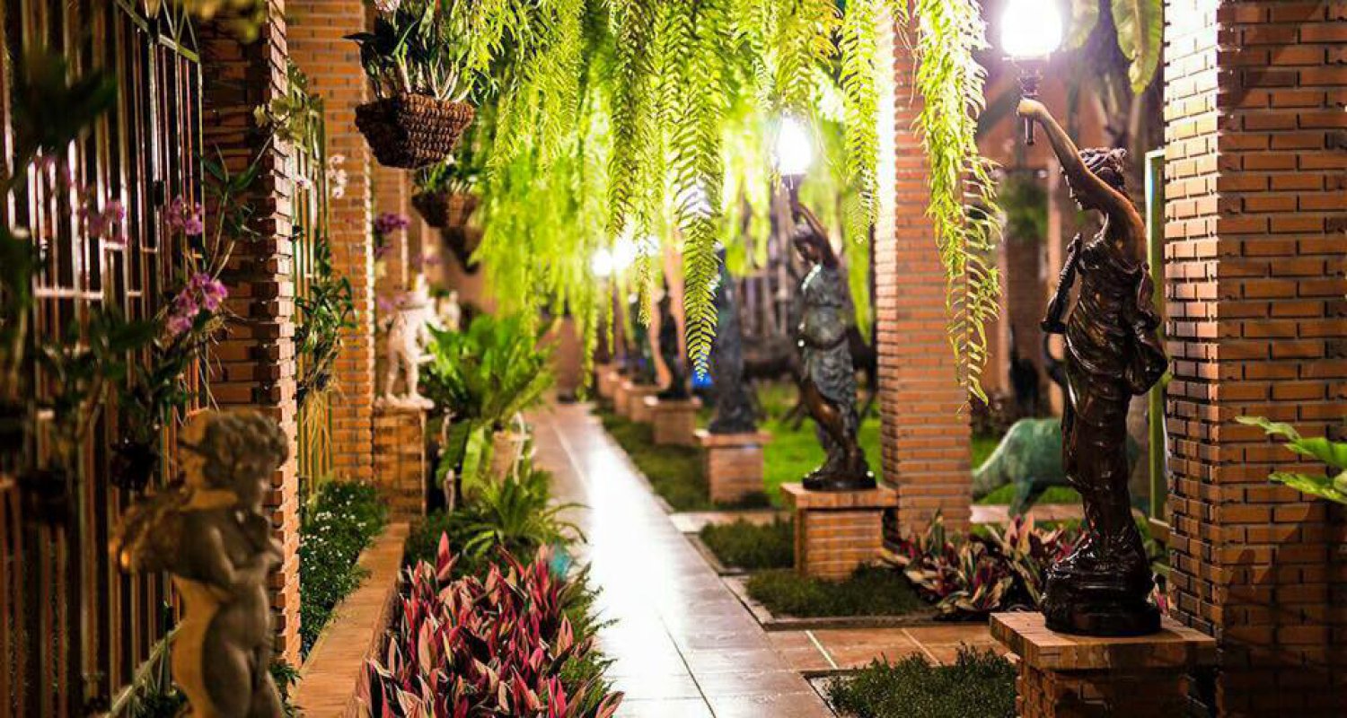 โคมไฟทองเหลือง