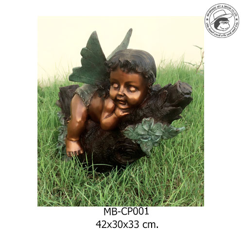 ตุ๊กตาเด็กคิวปิดบนขอนไม้ทองเหลือง ขนาด 42x30x33 cm.
